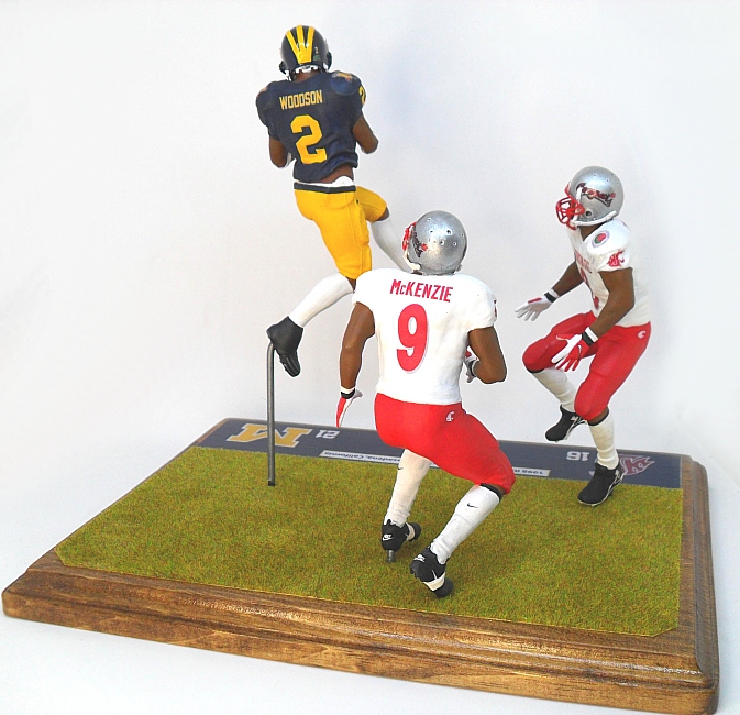 McFarlane College 3 CHARLES WOODSON CL action figure-Michigan-NCAA-Raiders-NFL